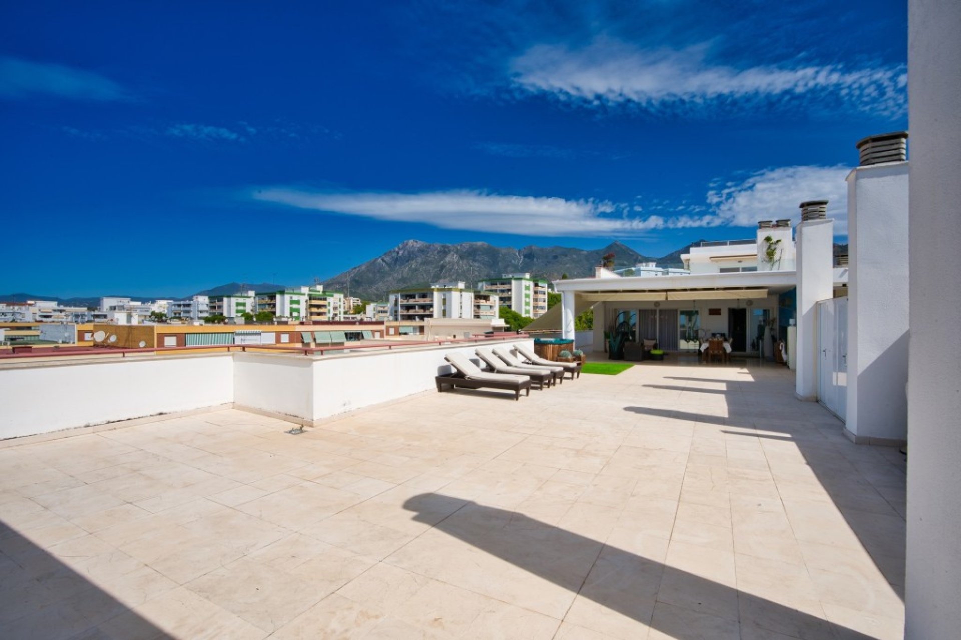 Resale - Apartment - Marbella