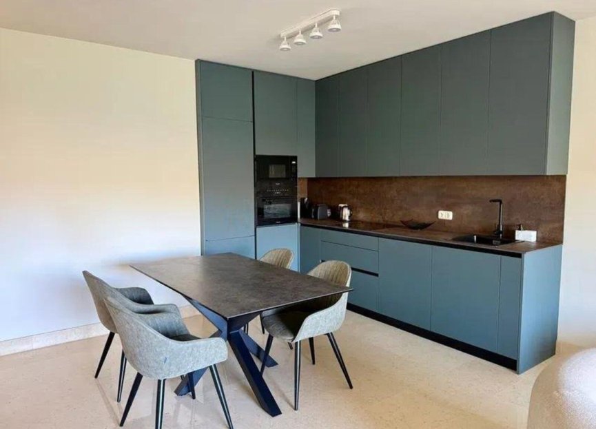 Resale - Apartment - Middle Floor Apartment - Benahavís - Benahavís Centro