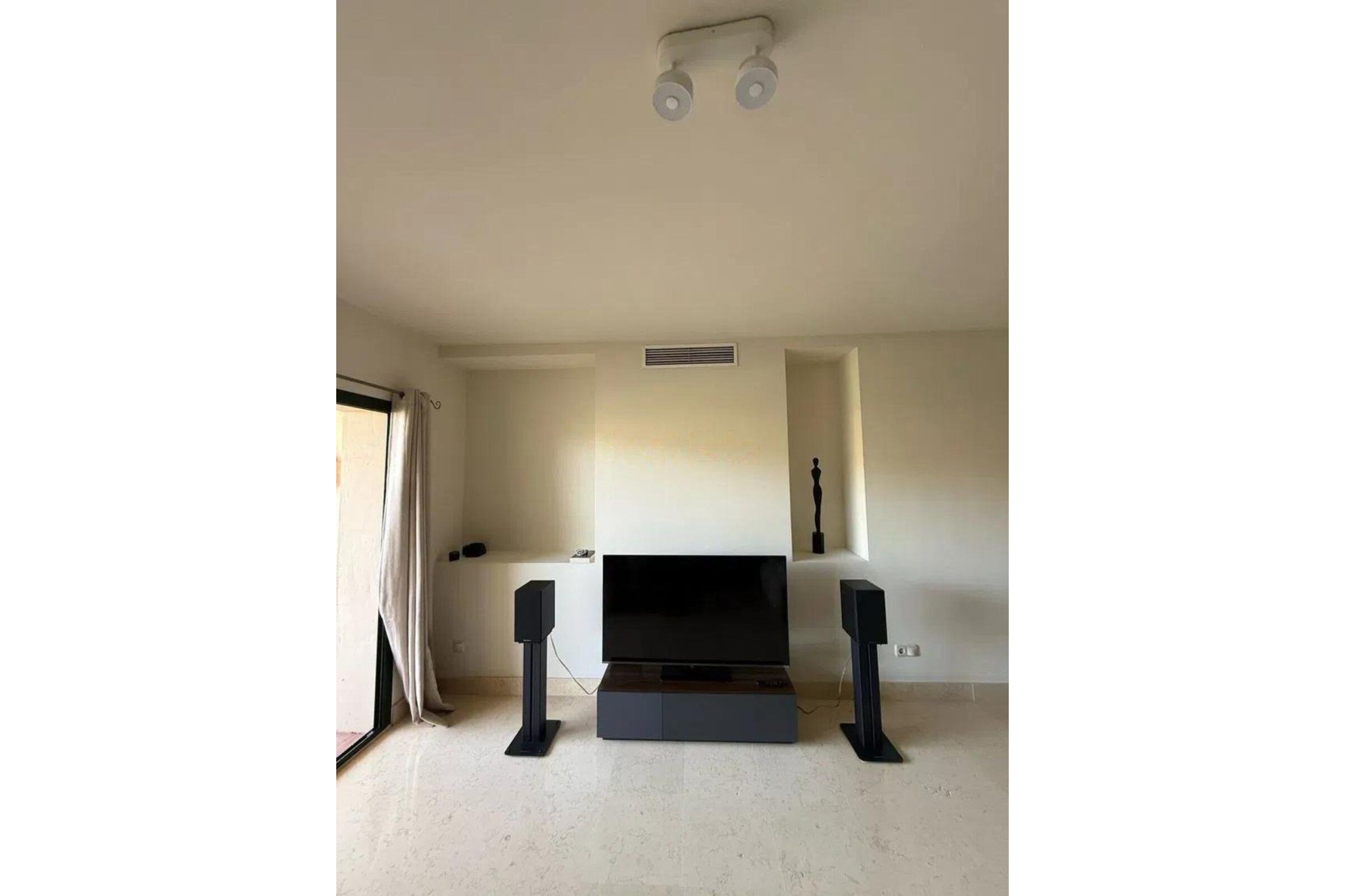 Resale - Apartment - Middle Floor Apartment - Benahavís - Benahavís Centro