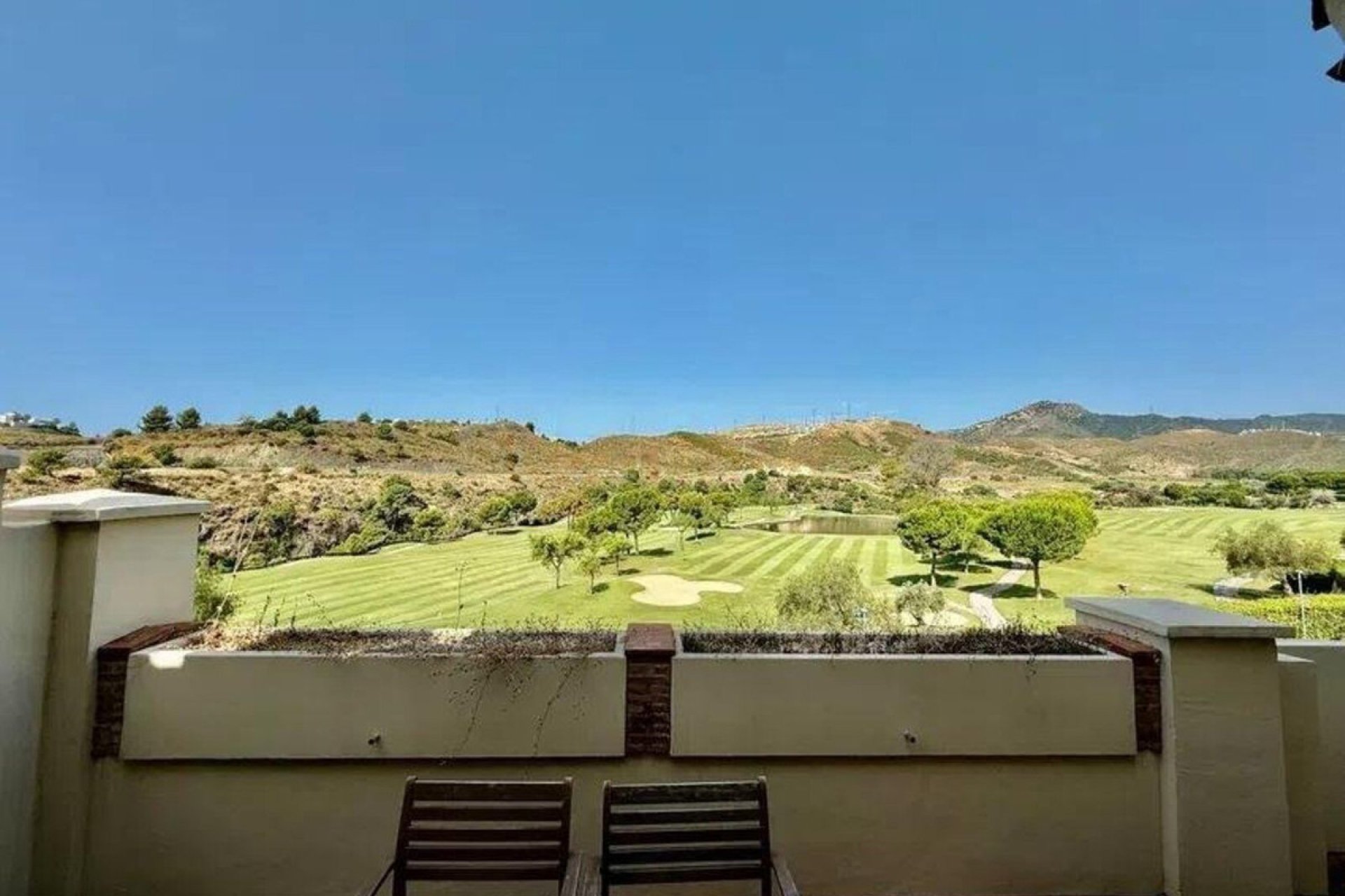 Resale - Apartment - Middle Floor Apartment - Benahavís - Benahavís Centro