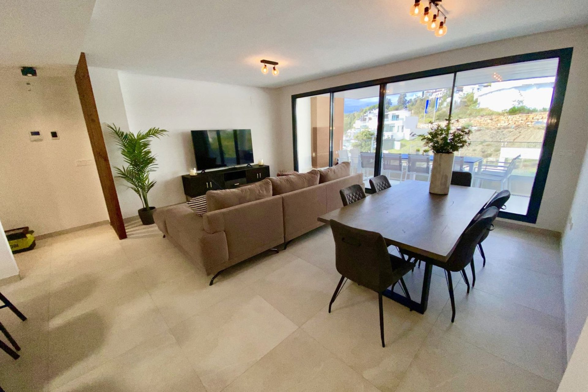 Resale - Apartment - Middle Floor Apartment - Benahavís - Benahavís Centro