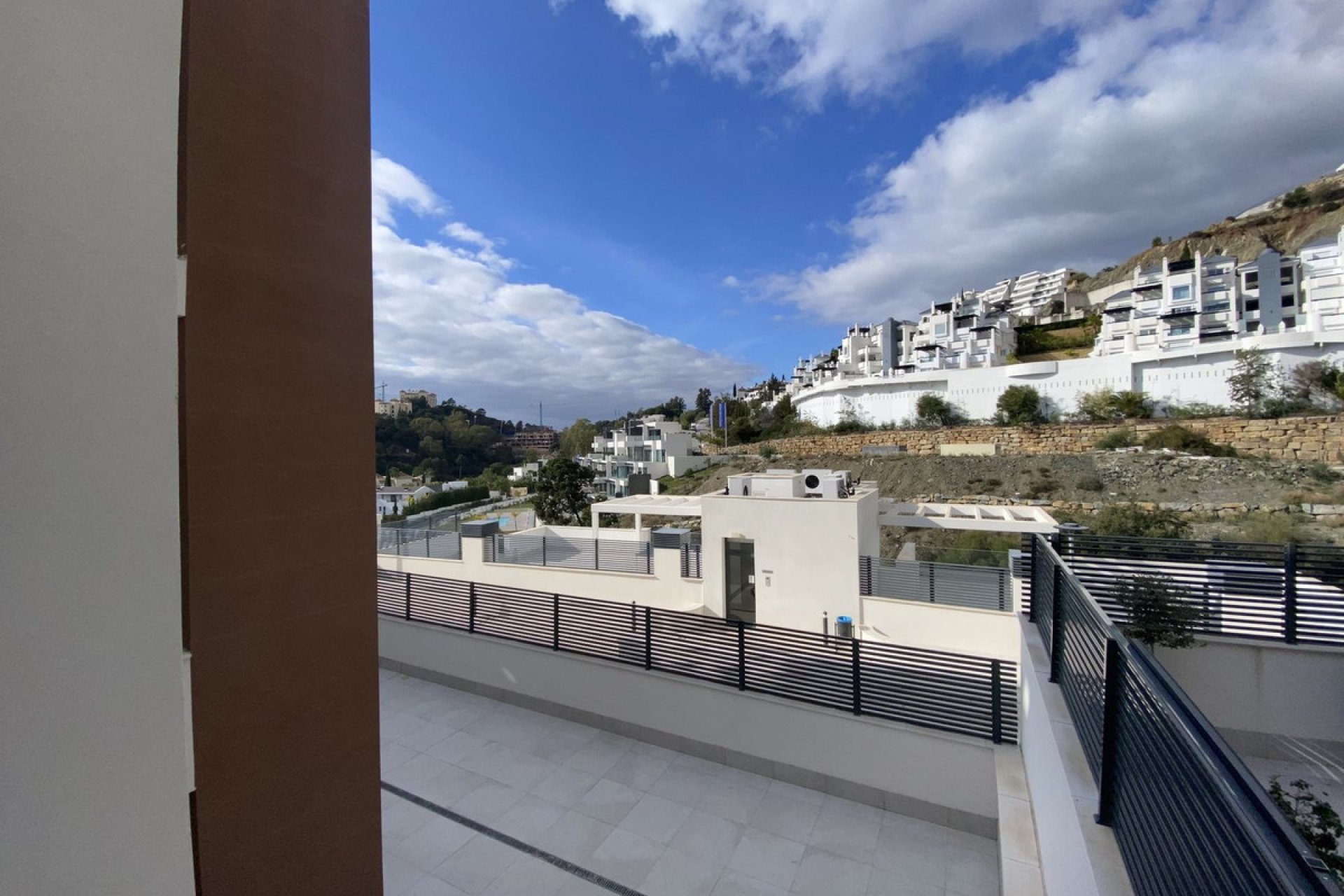 Resale - Apartment - Middle Floor Apartment - Benahavís - Benahavís Centro