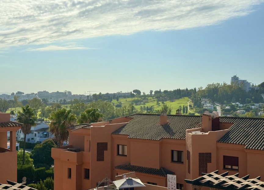 Resale - Apartment - Middle Floor Apartment - Benahavís - Benahavís Centro