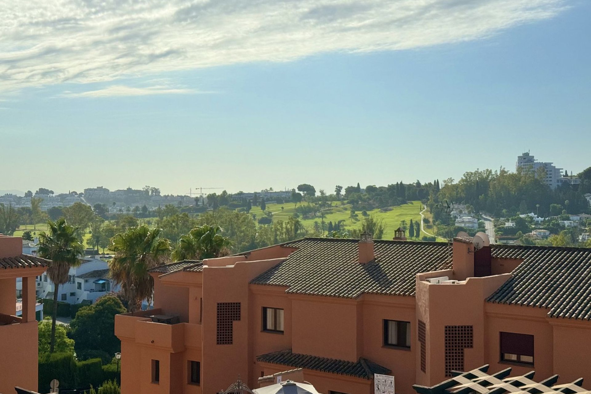 Resale - Apartment - Middle Floor Apartment - Benahavís - Benahavís Centro