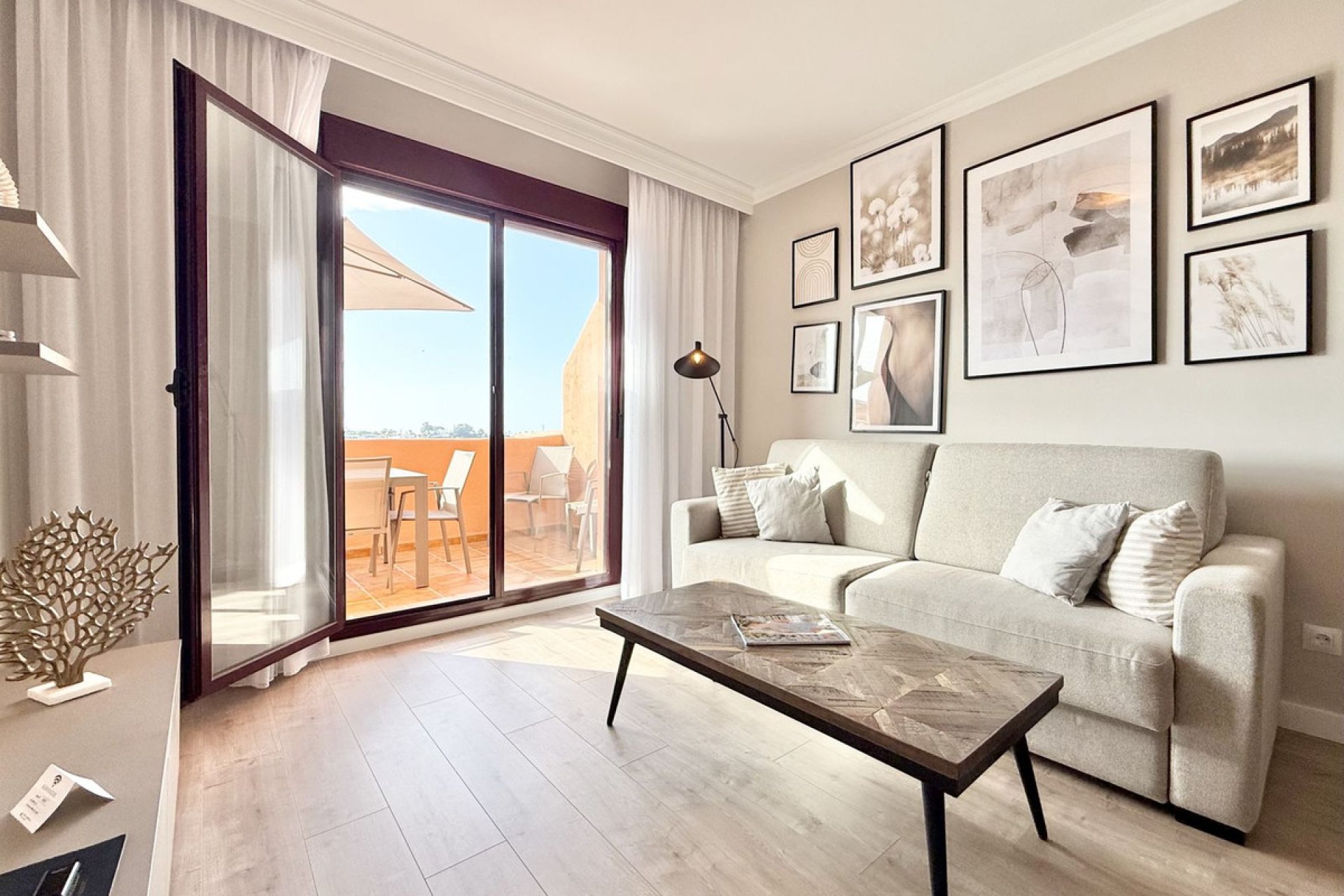 Resale - Apartment - Middle Floor Apartment - Benahavís - Benahavís Centro