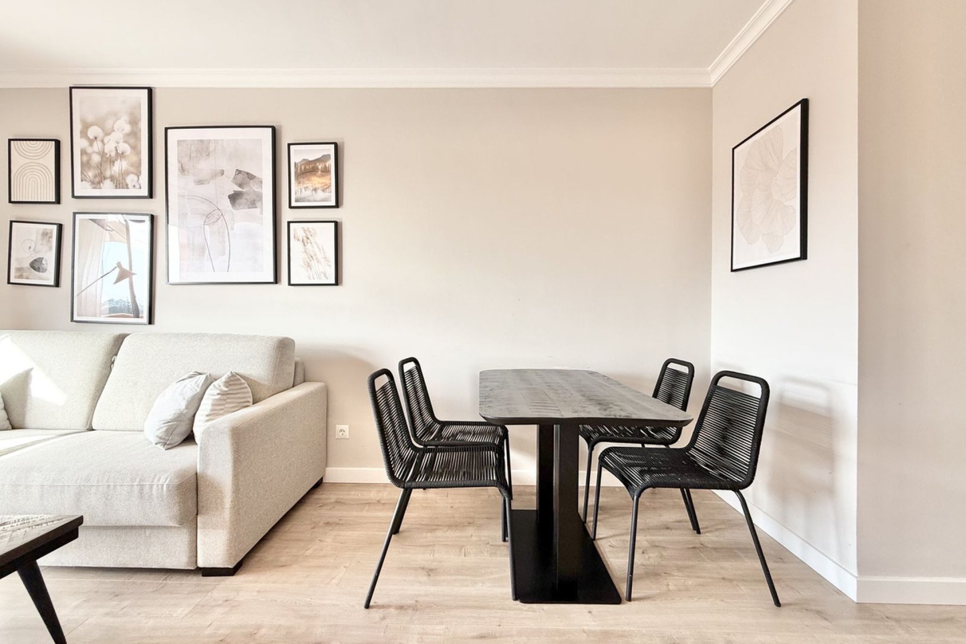 Resale - Apartment - Middle Floor Apartment - Benahavís - Benahavís Centro