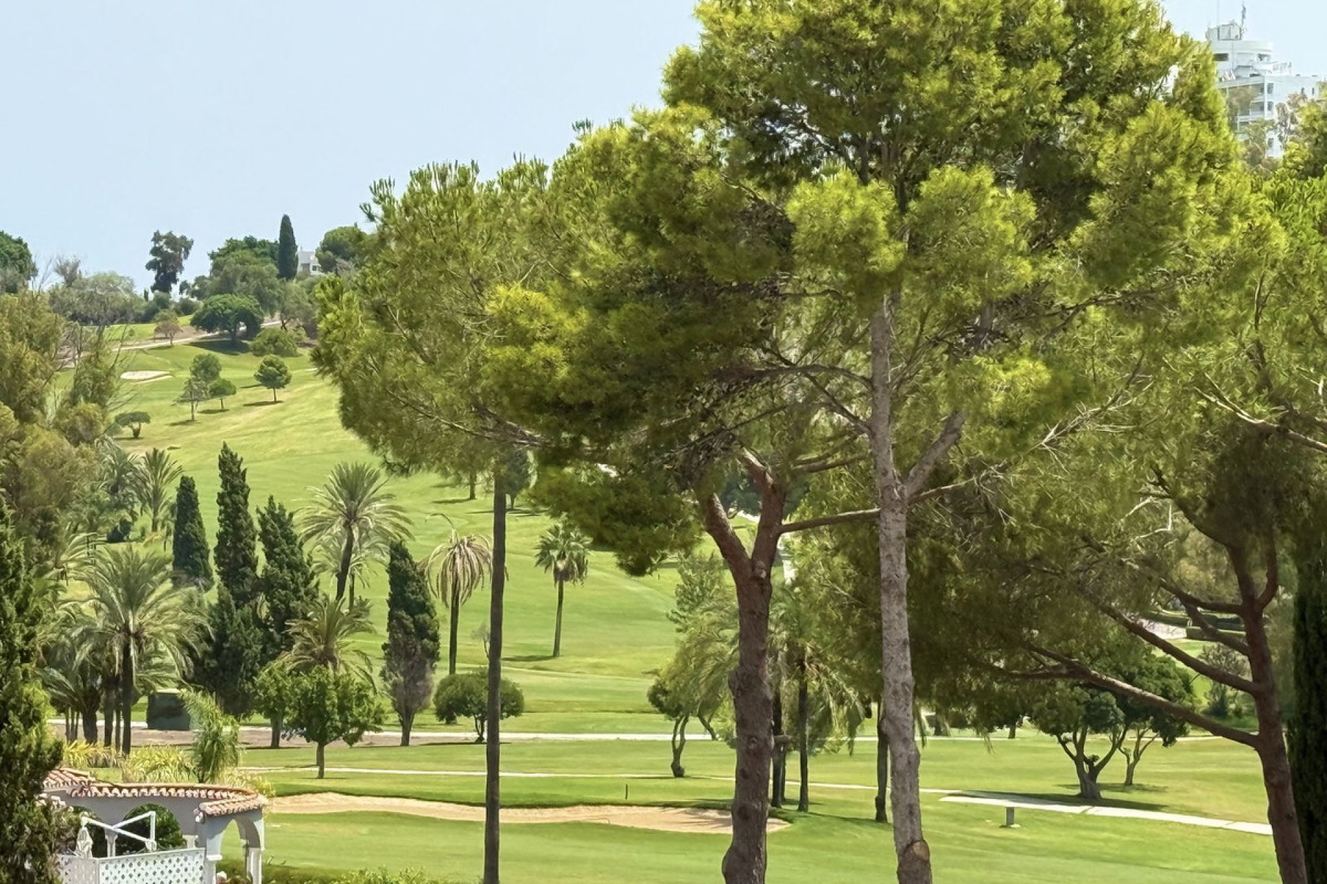 Resale - Apartment - Middle Floor Apartment - Benahavís - Benahavís Centro