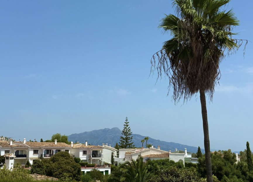 Resale - Apartment - Middle Floor Apartment - Benahavís - Benahavís Centro