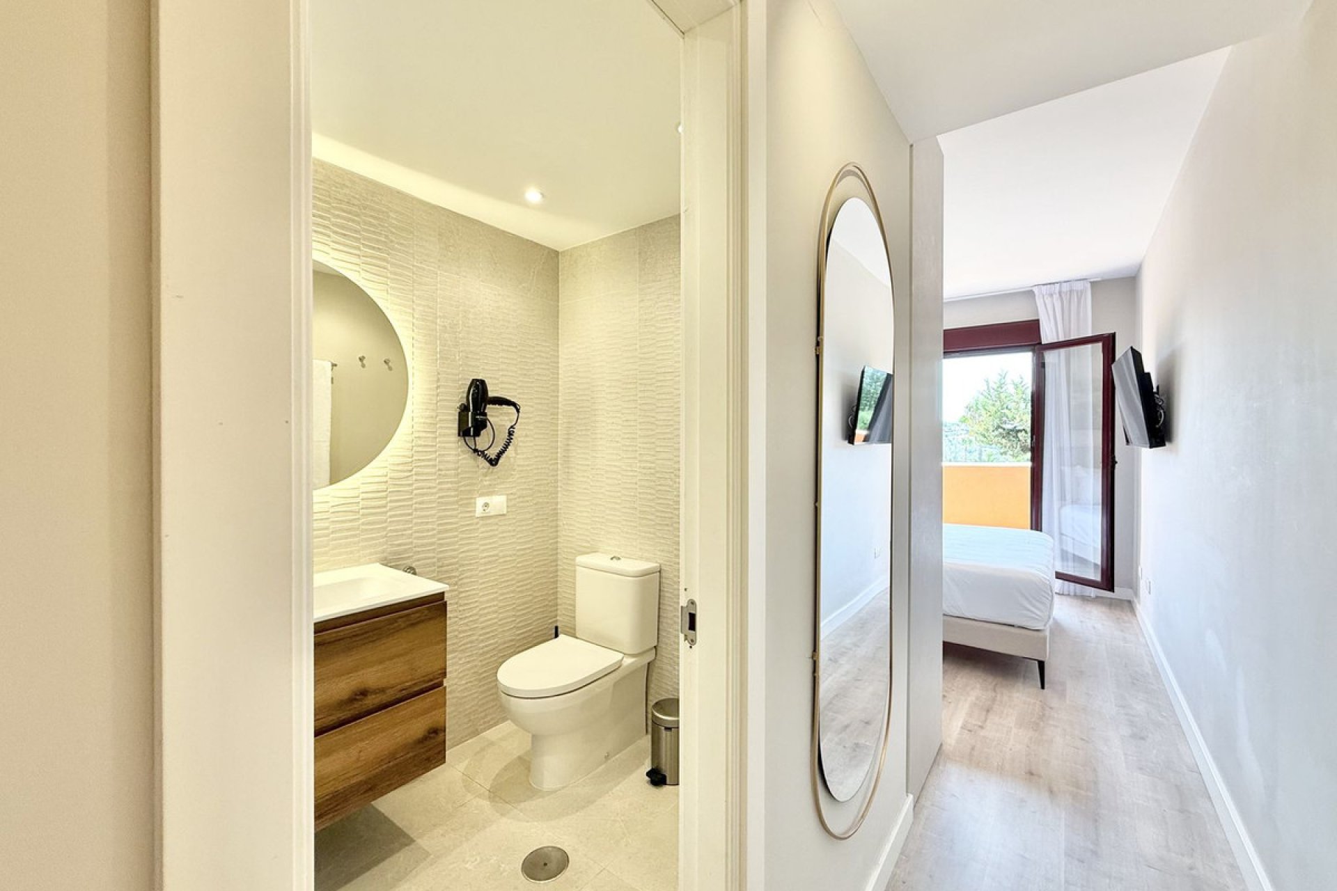 Resale - Apartment - Middle Floor Apartment - Benahavís - Benahavís Centro