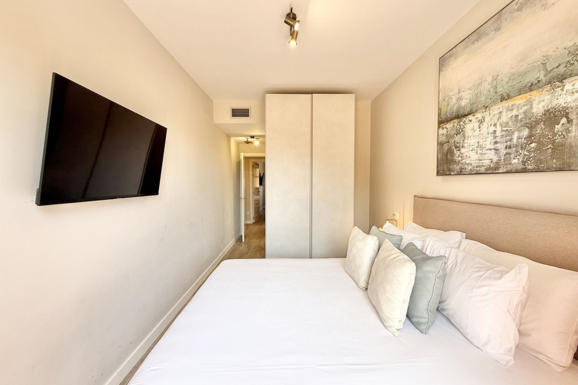 Resale - Apartment - Middle Floor Apartment - Benahavís - Benahavís Centro