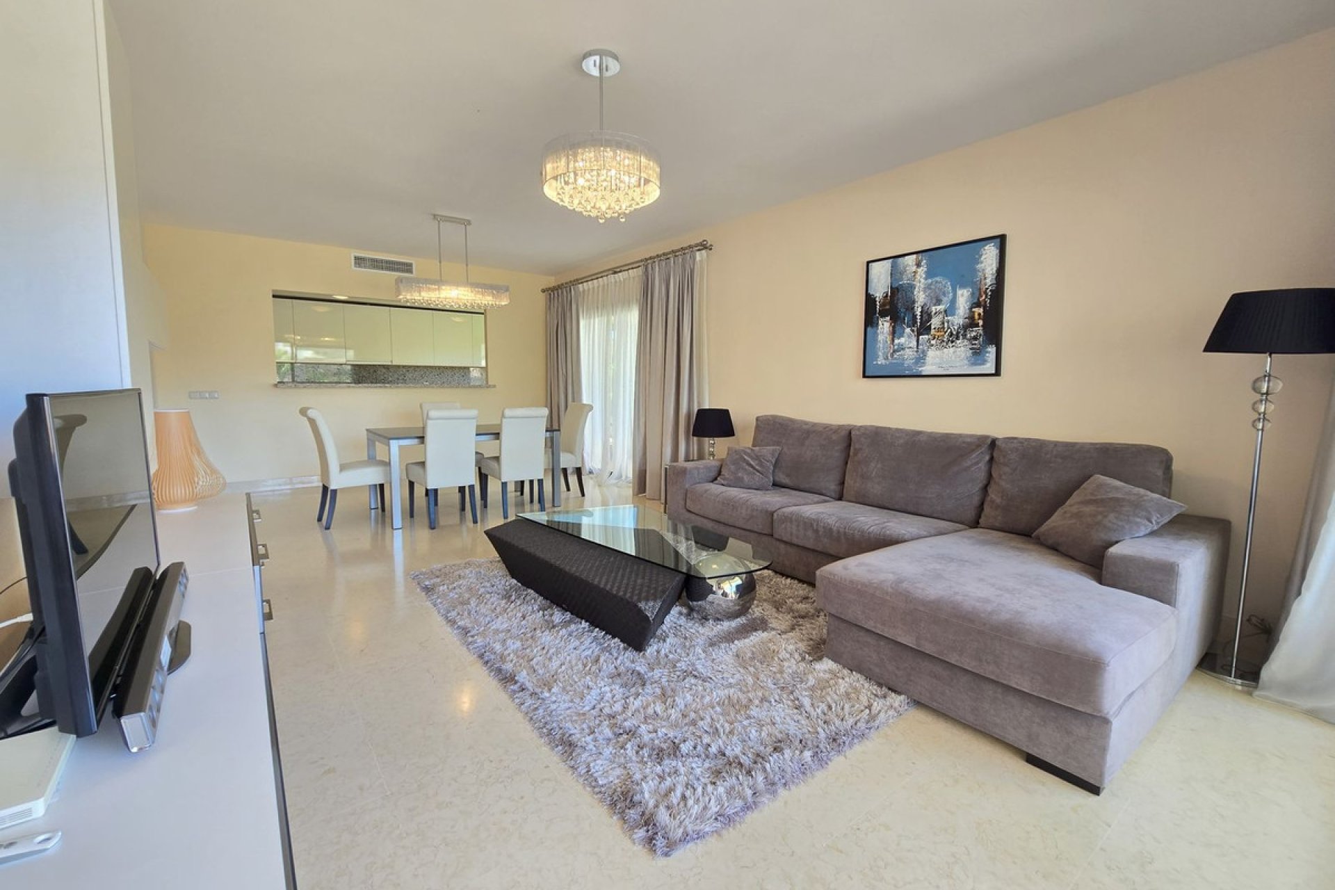 Resale - Apartment - Middle Floor Apartment - Benahavís - Benahavís Centro