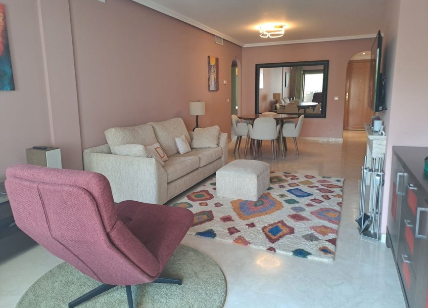 Resale - Apartment - Middle Floor Apartment - Benahavís - Benahavís Centro