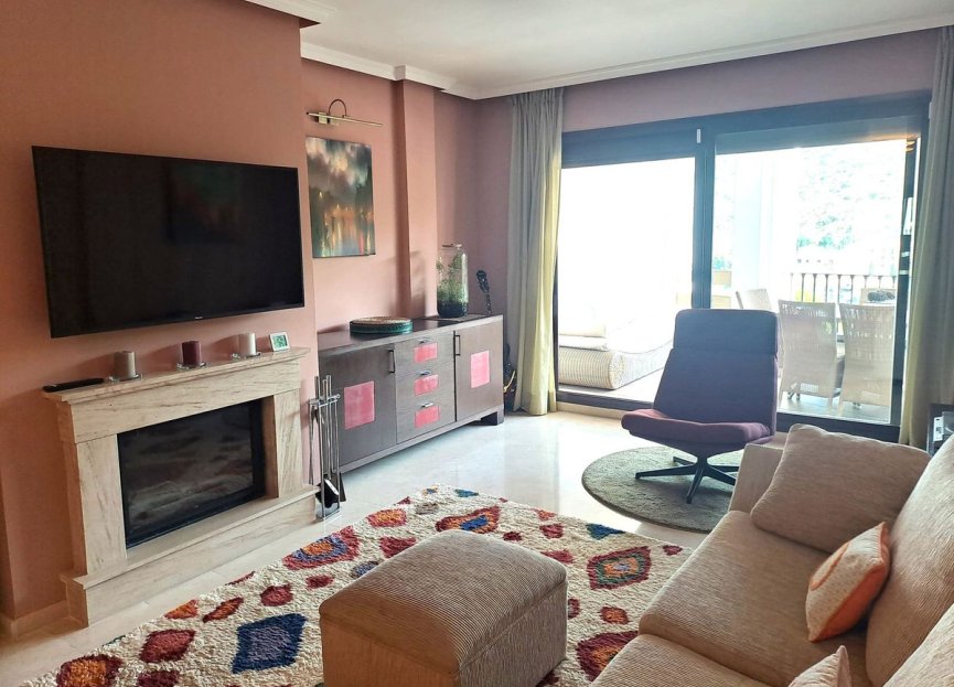 Resale - Apartment - Middle Floor Apartment - Benahavís - Benahavís Centro