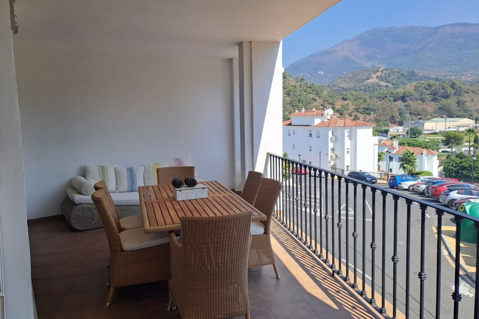 Resale - Apartment - Middle Floor Apartment - Benahavís - Benahavís Centro