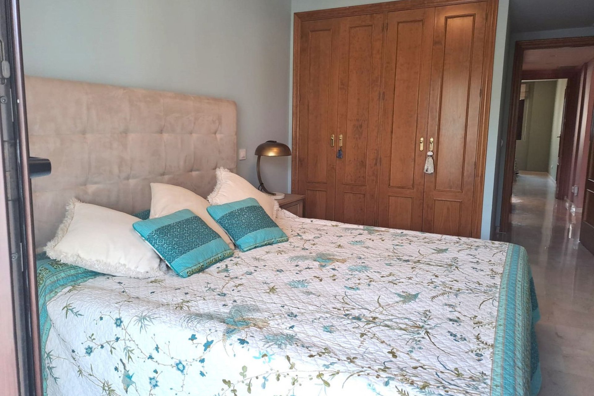 Resale - Apartment - Middle Floor Apartment - Benahavís - Benahavís Centro