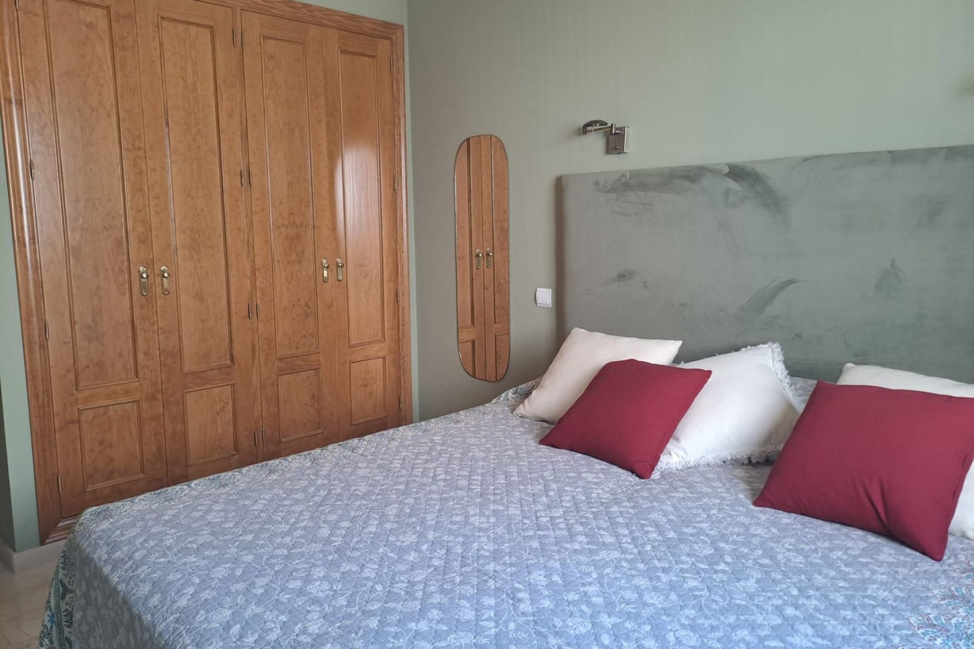 Resale - Apartment - Middle Floor Apartment - Benahavís - Benahavís Centro