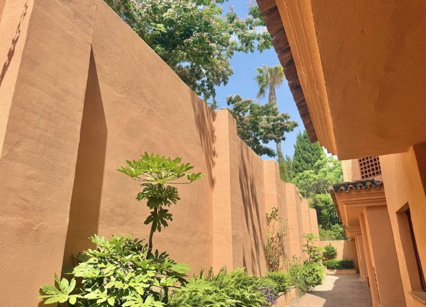 Resale - Apartment - Middle Floor Apartment - Benahavís - Benahavís Centro