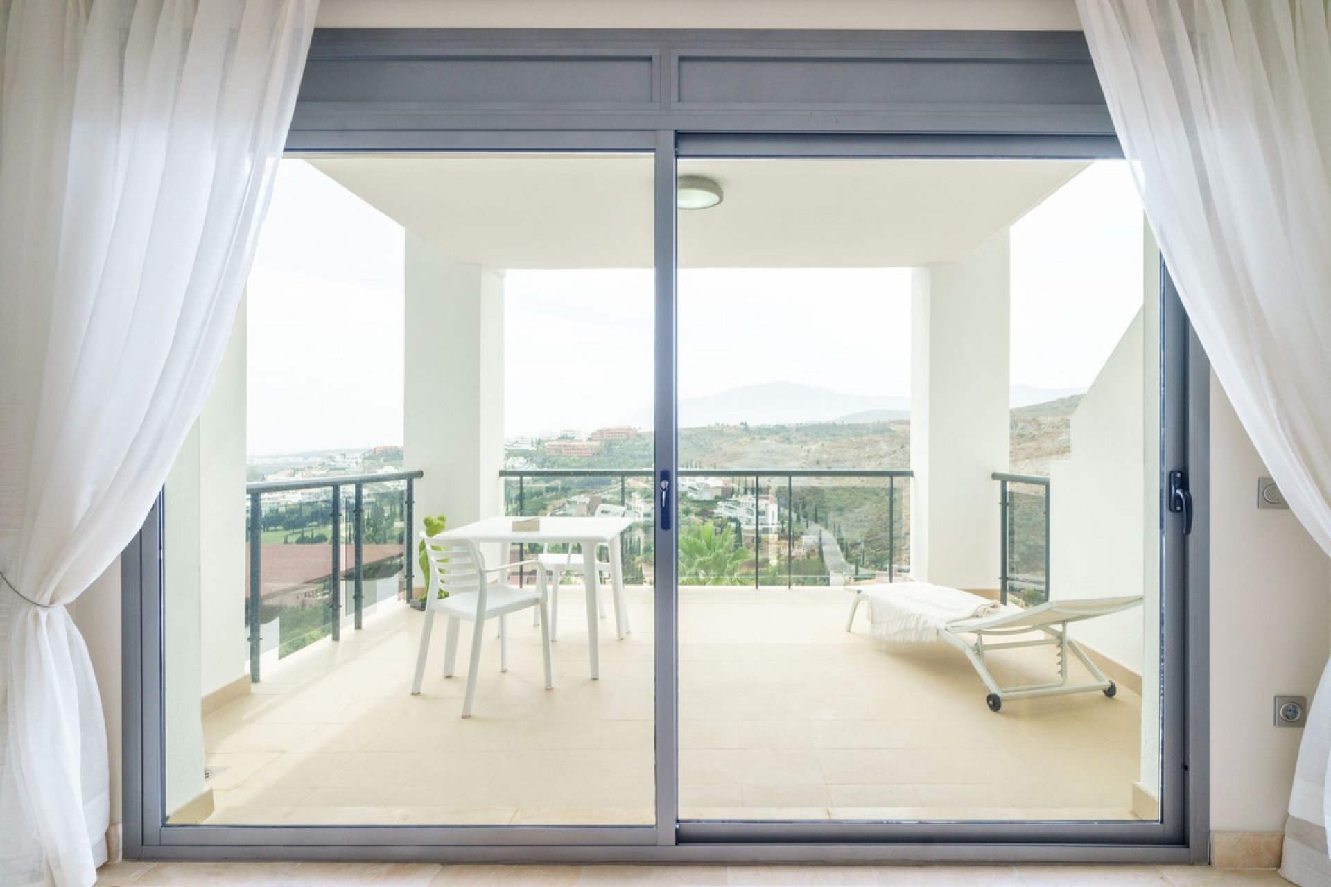 Resale - Apartment - Middle Floor Apartment - Benahavís - Benahavís Centro