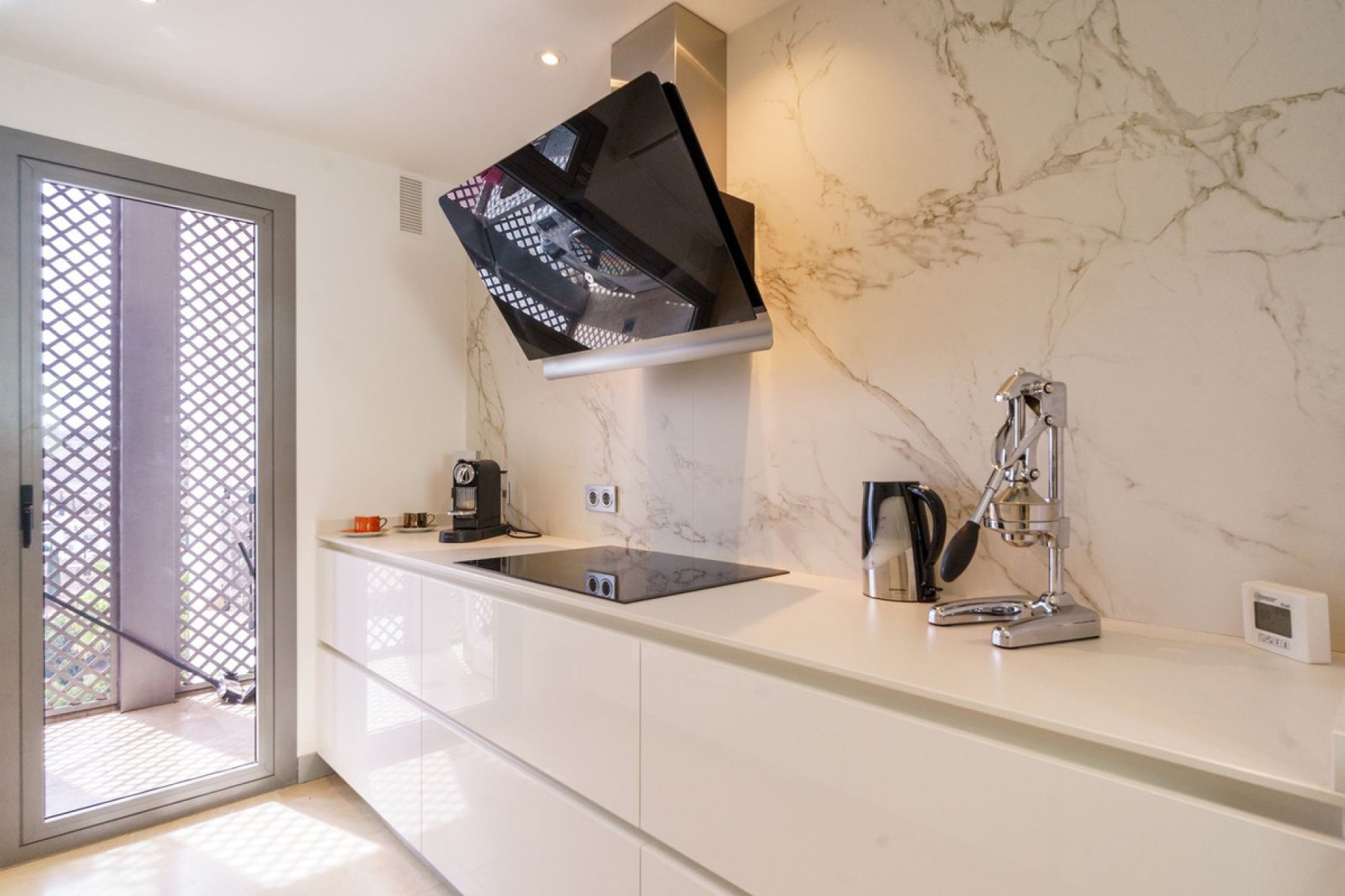 Resale - Apartment - Middle Floor Apartment - Benahavís - Benahavís Centro