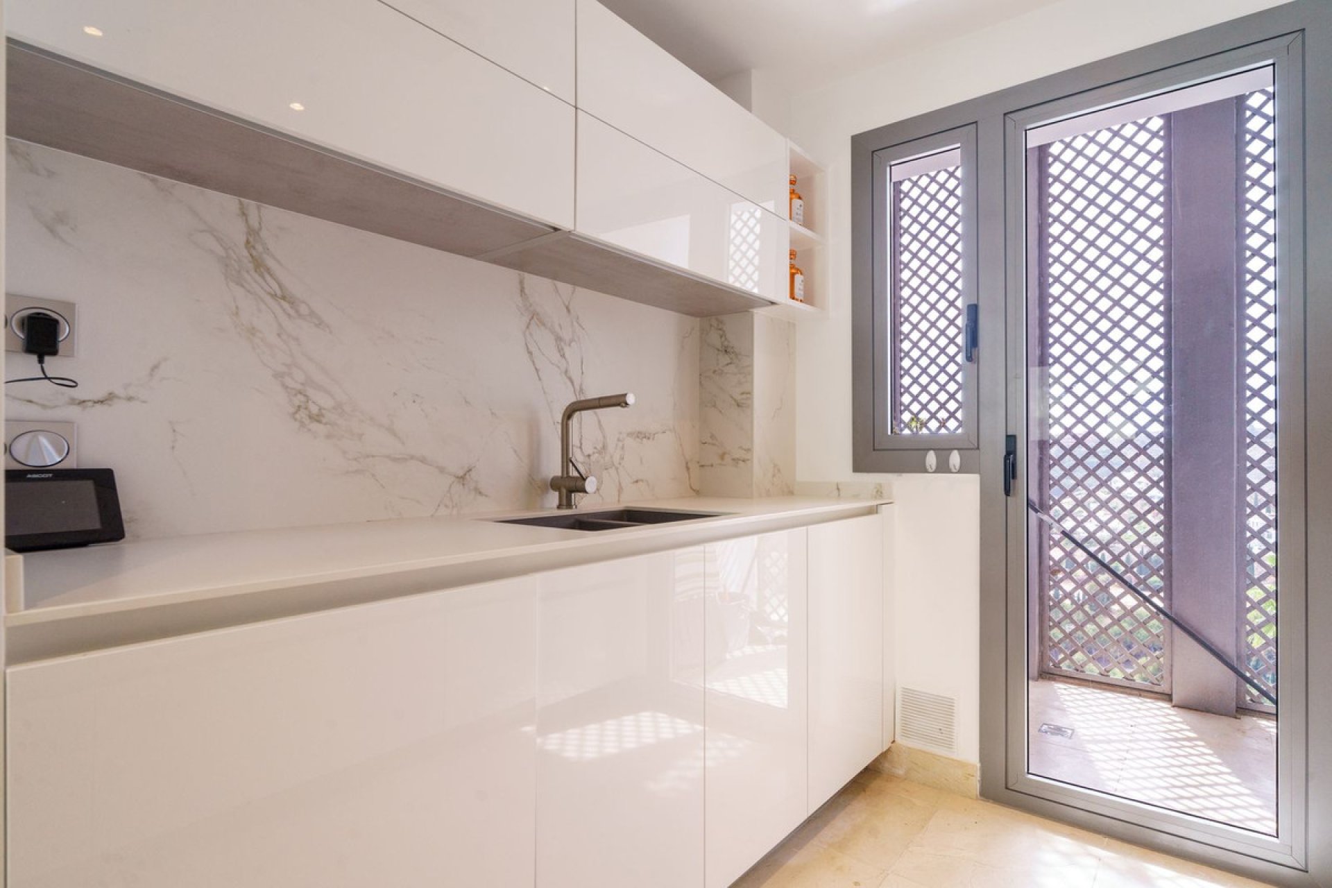 Resale - Apartment - Middle Floor Apartment - Benahavís - Benahavís Centro