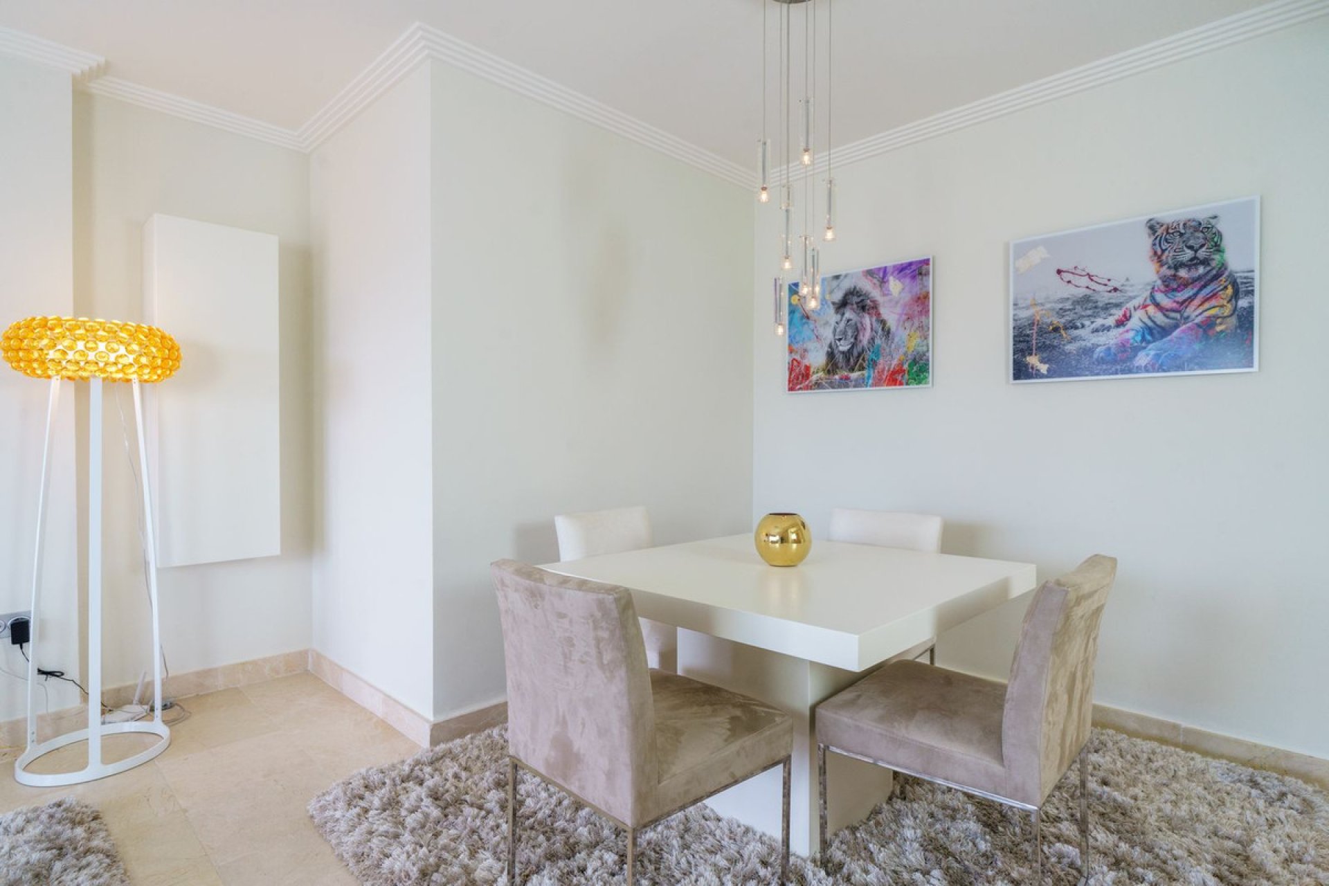 Resale - Apartment - Middle Floor Apartment - Benahavís - Benahavís Centro