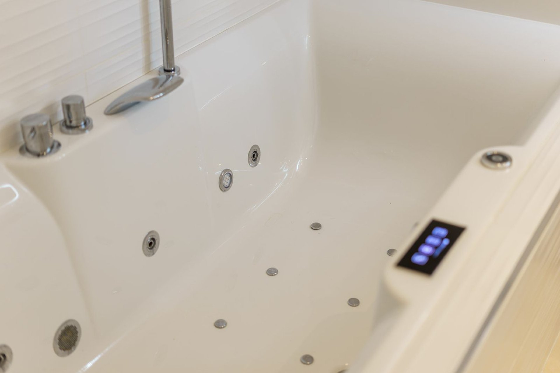 Resale - Apartment - Middle Floor Apartment - Benahavís - Benahavís Centro