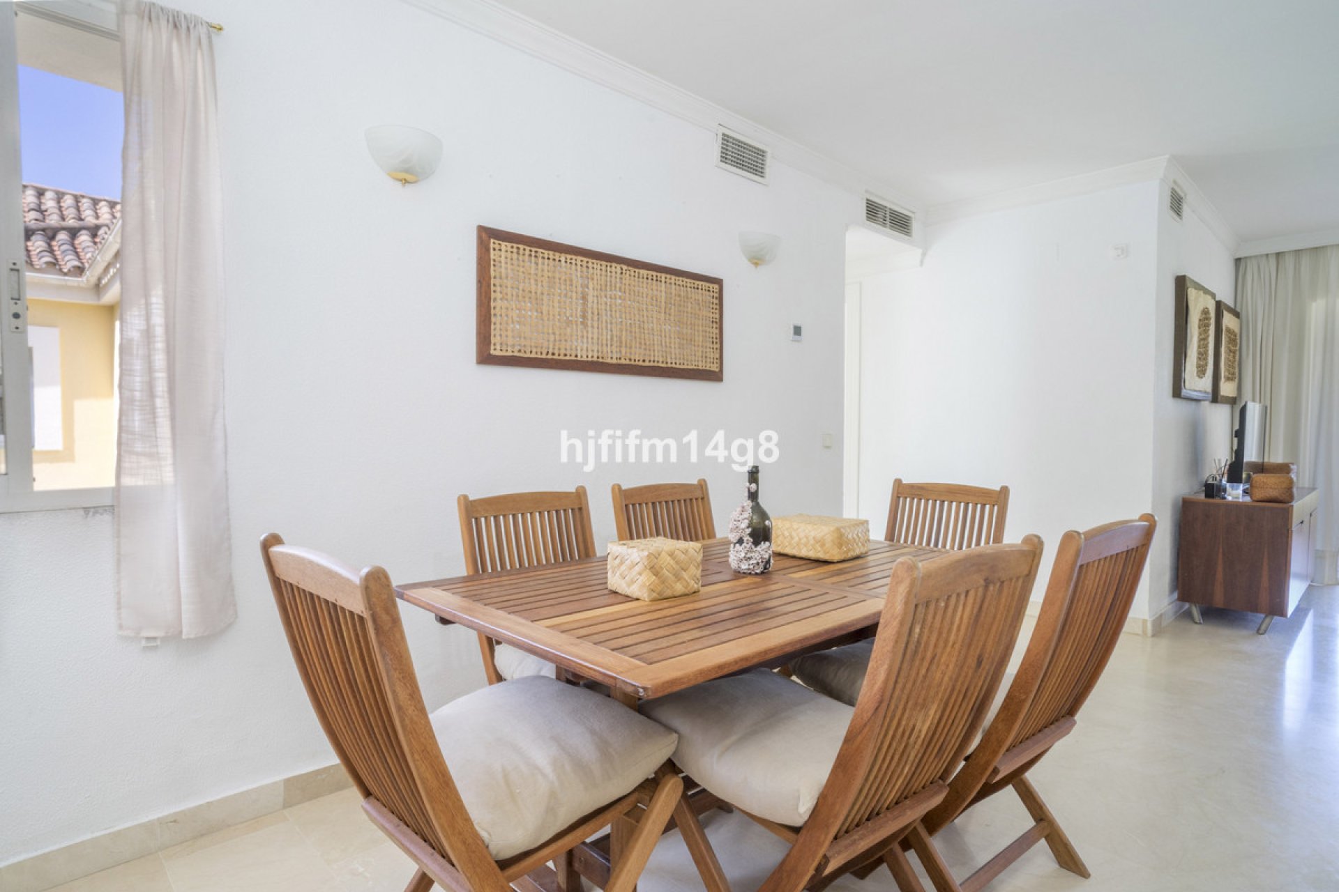 Resale - Apartment - Middle Floor Apartment - Benahavís - Benahavís Centro