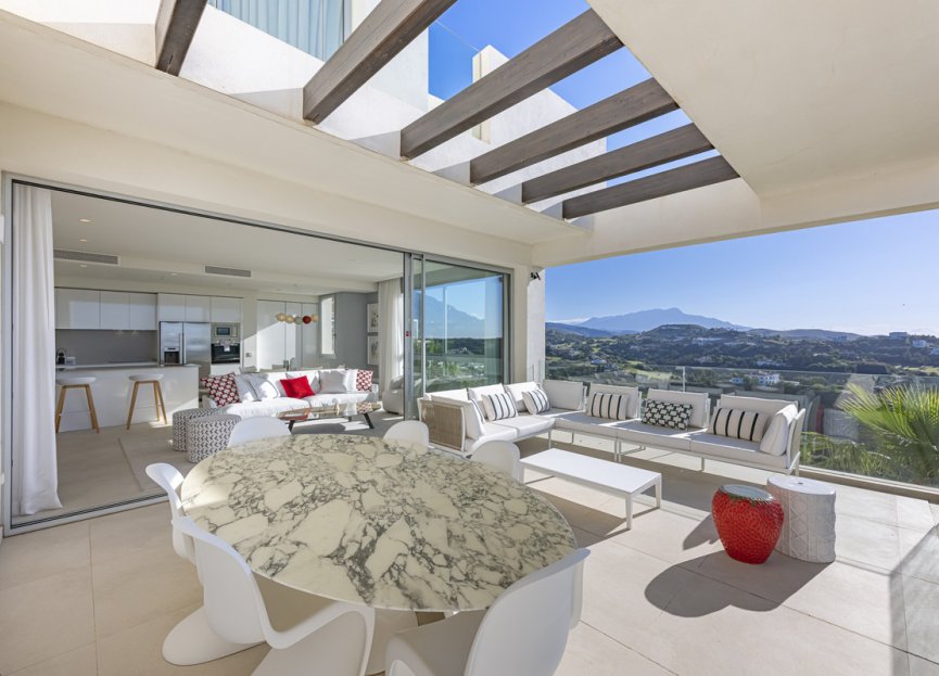 Resale - Apartment - Middle Floor Apartment - Benahavís - Benahavís Centro