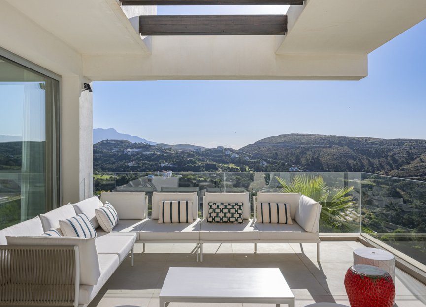 Resale - Apartment - Middle Floor Apartment - Benahavís - Benahavís Centro