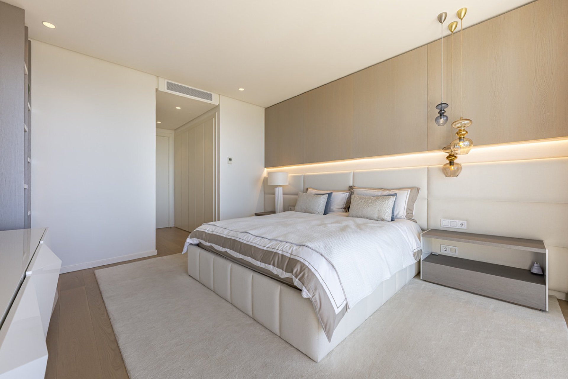 Resale - Apartment - Middle Floor Apartment - Benahavís - Benahavís Centro