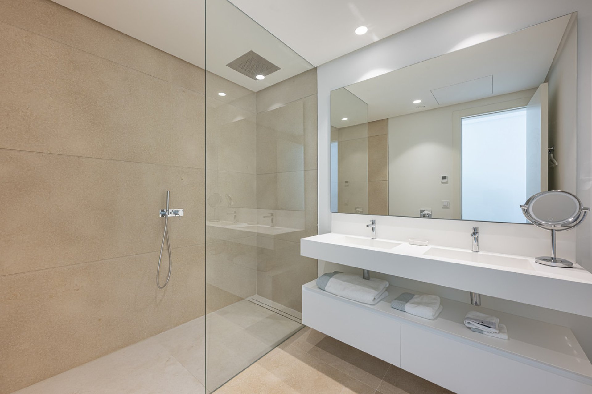 Resale - Apartment - Middle Floor Apartment - Benahavís - Benahavís Centro