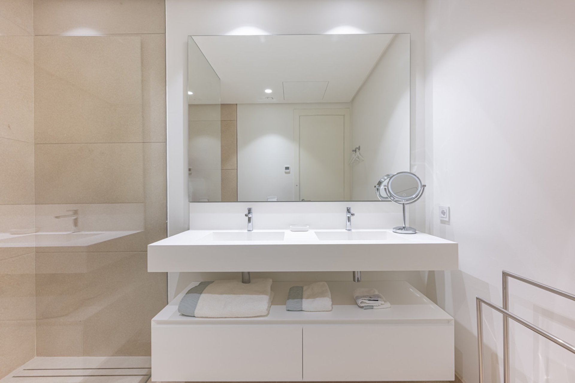 Resale - Apartment - Middle Floor Apartment - Benahavís - Benahavís Centro