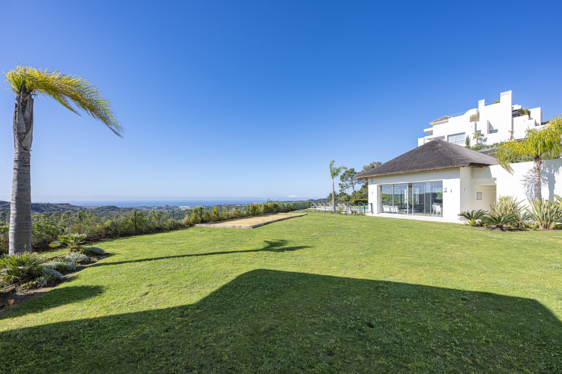 Resale - Apartment - Middle Floor Apartment - Benahavís - Benahavís Centro