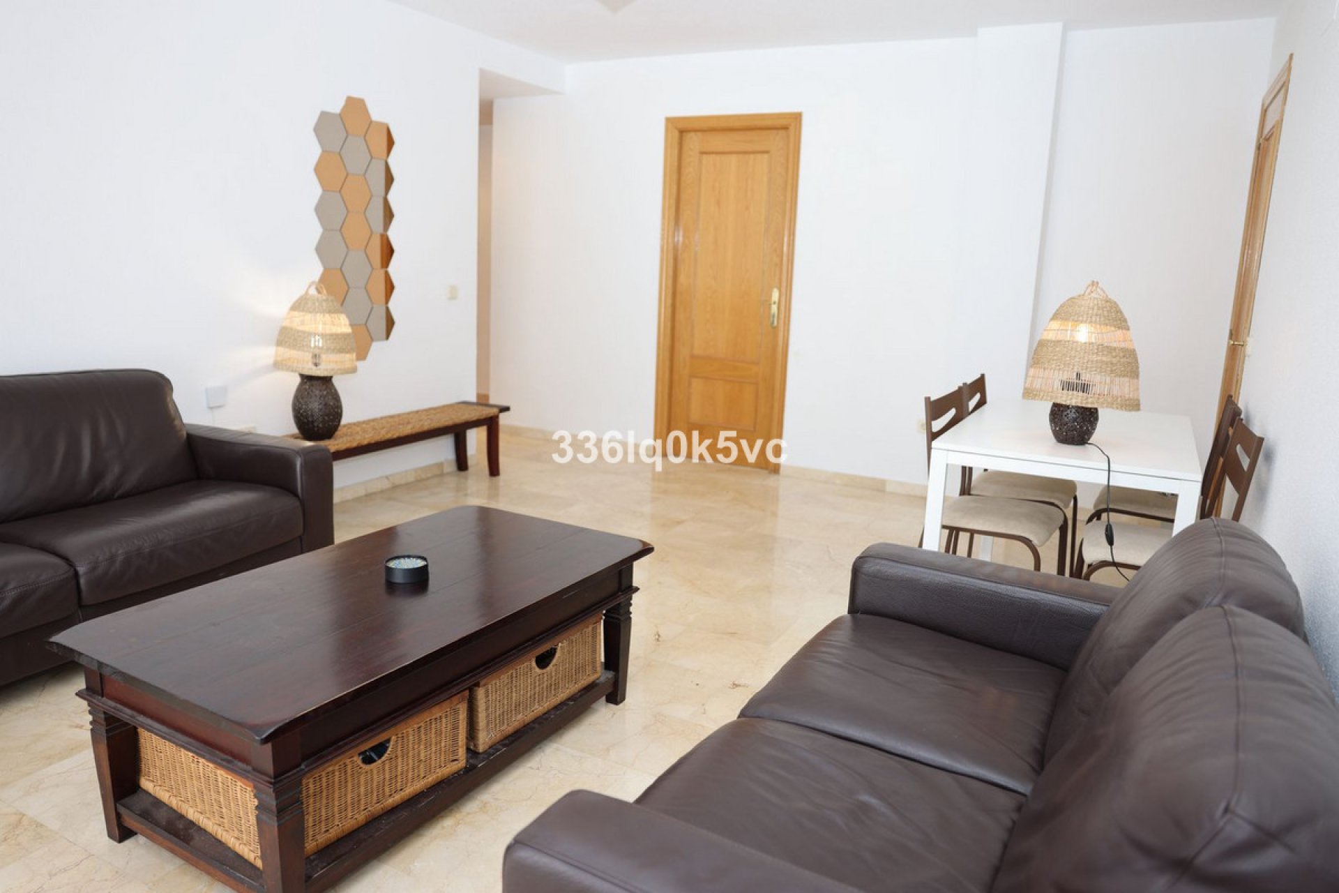 Resale - Apartment - Middle Floor Apartment - Benahavís - Benahavís Centro