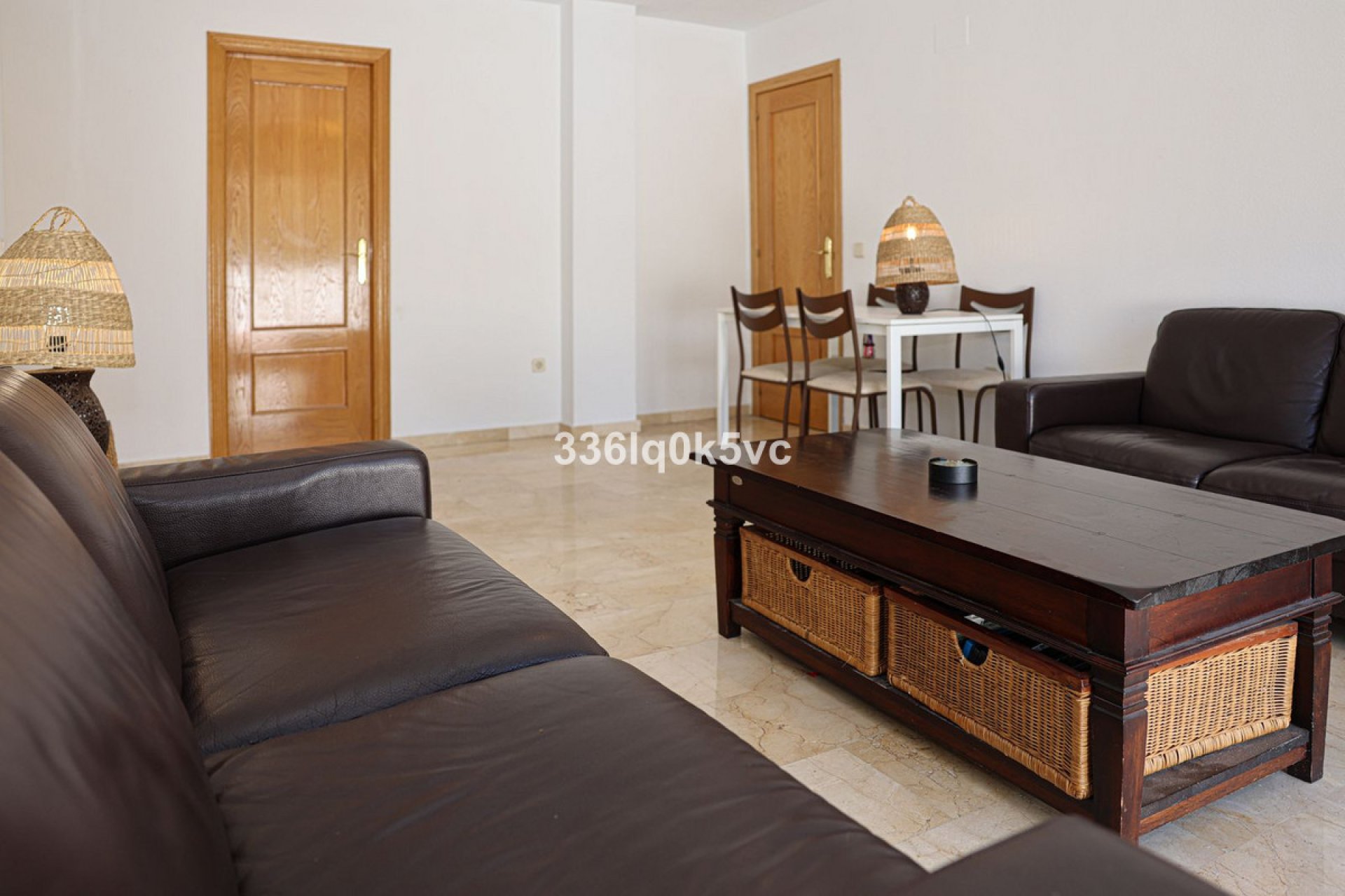 Resale - Apartment - Middle Floor Apartment - Benahavís - Benahavís Centro