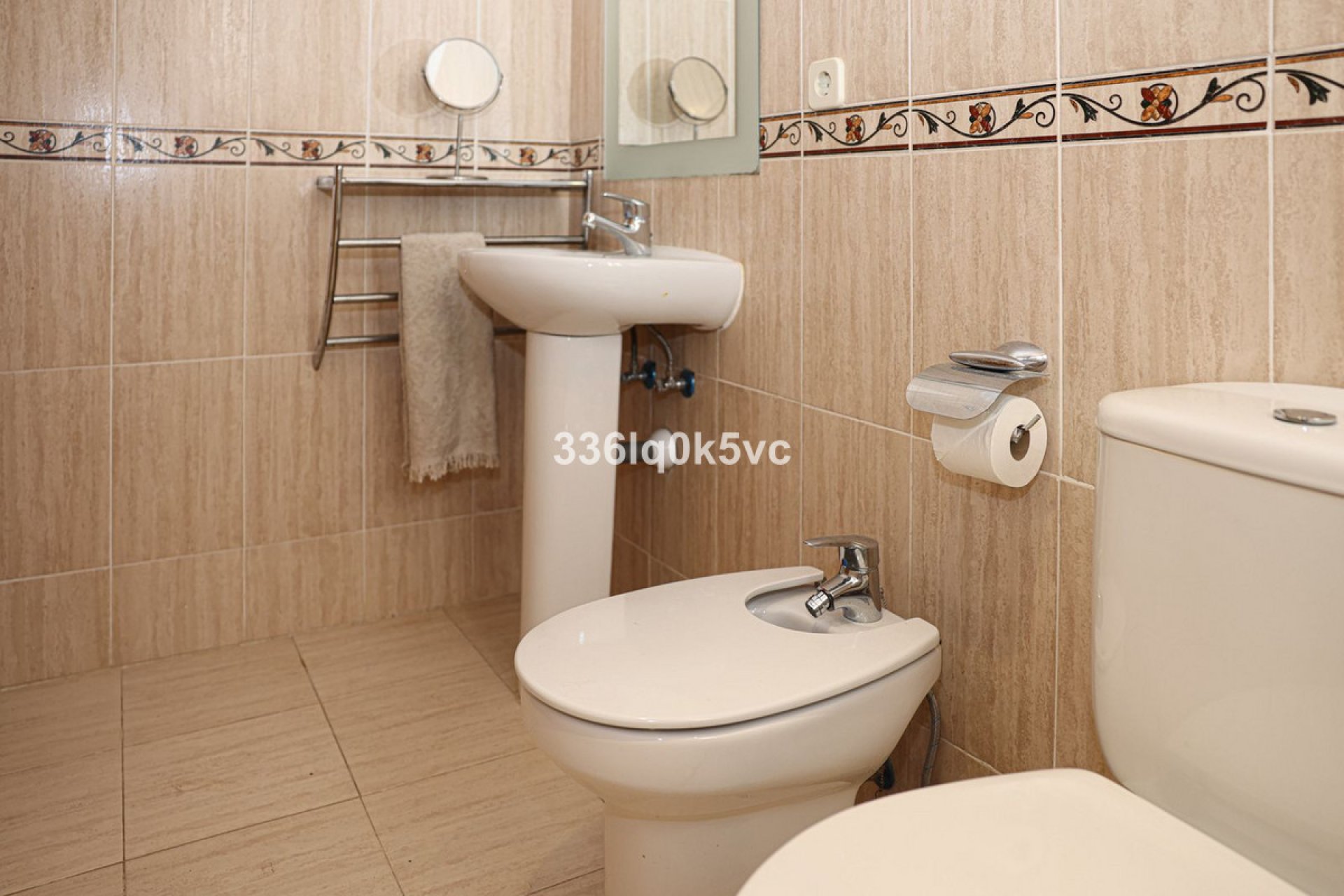 Resale - Apartment - Middle Floor Apartment - Benahavís - Benahavís Centro