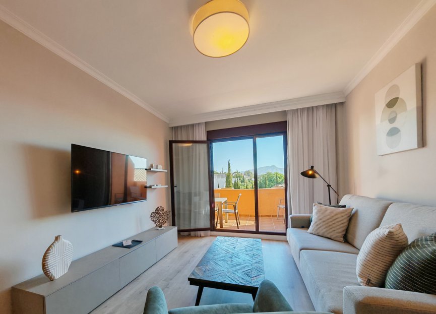 Resale - Apartment - Middle Floor Apartment - Benahavís - Benahavís Centro