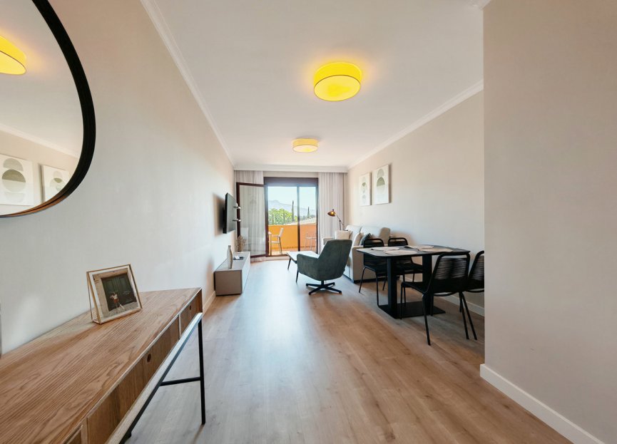 Resale - Apartment - Middle Floor Apartment - Benahavís - Benahavís Centro