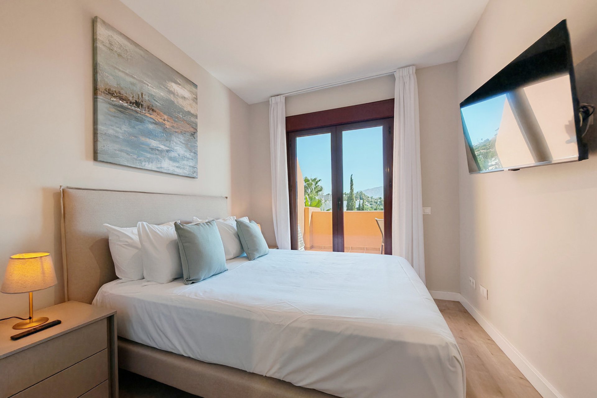 Resale - Apartment - Middle Floor Apartment - Benahavís - Benahavís Centro