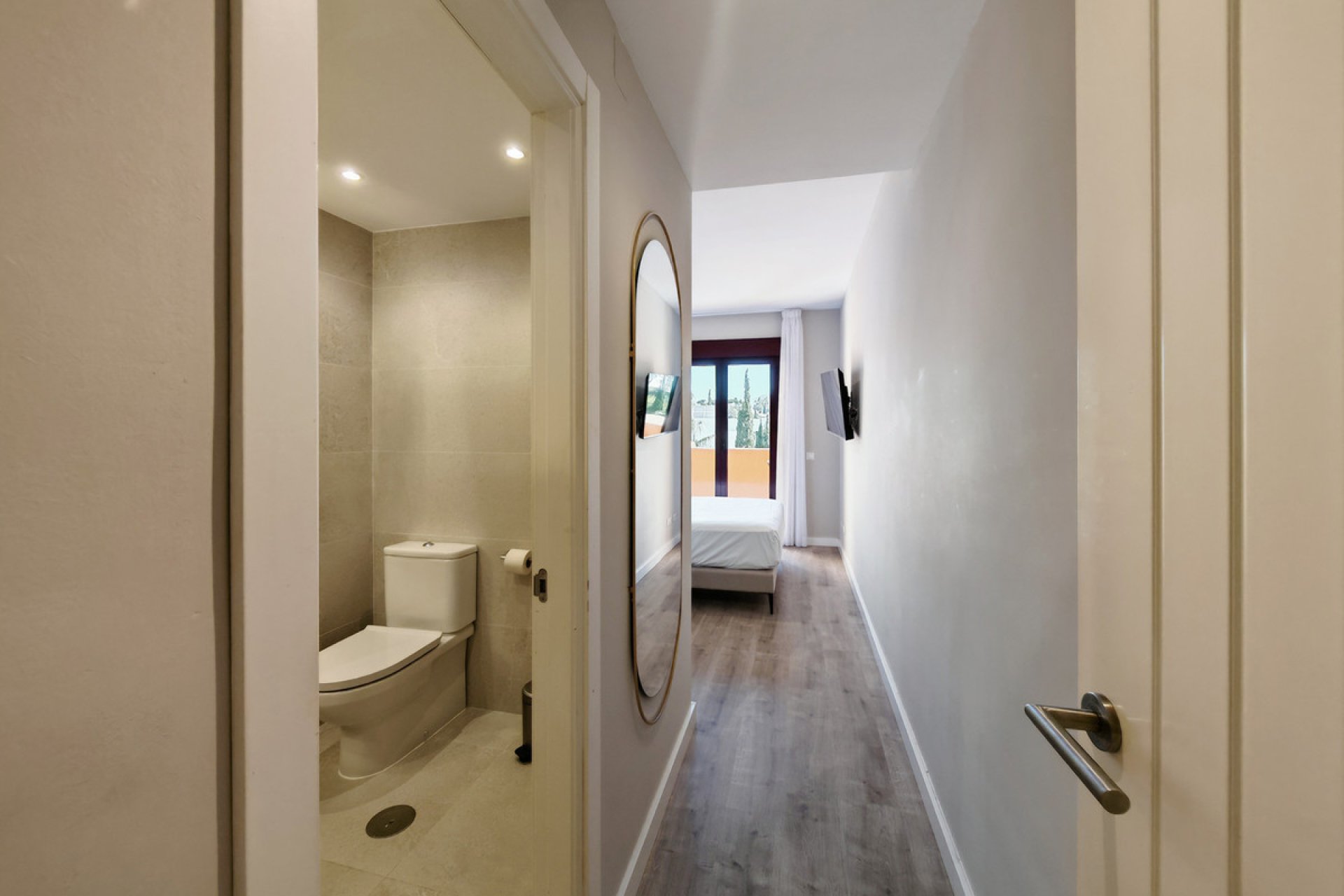 Resale - Apartment - Middle Floor Apartment - Benahavís - Benahavís Centro