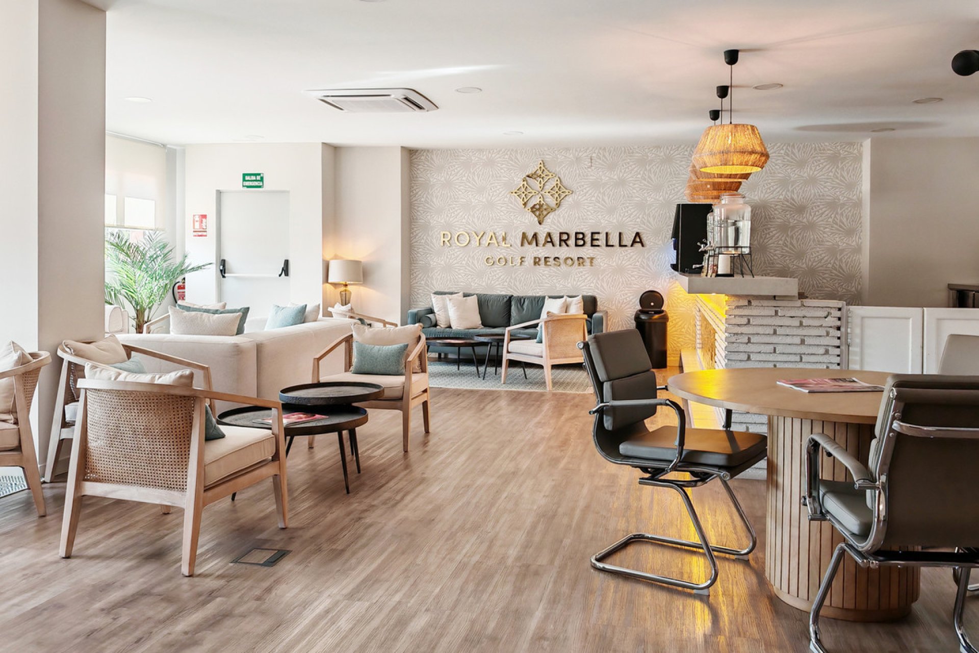 Resale - Apartment - Middle Floor Apartment - Benahavís - Benahavís Centro