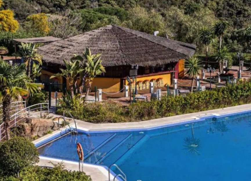 Resale - Apartment - Middle Floor Apartment - Benahavís - Benahavís Centro