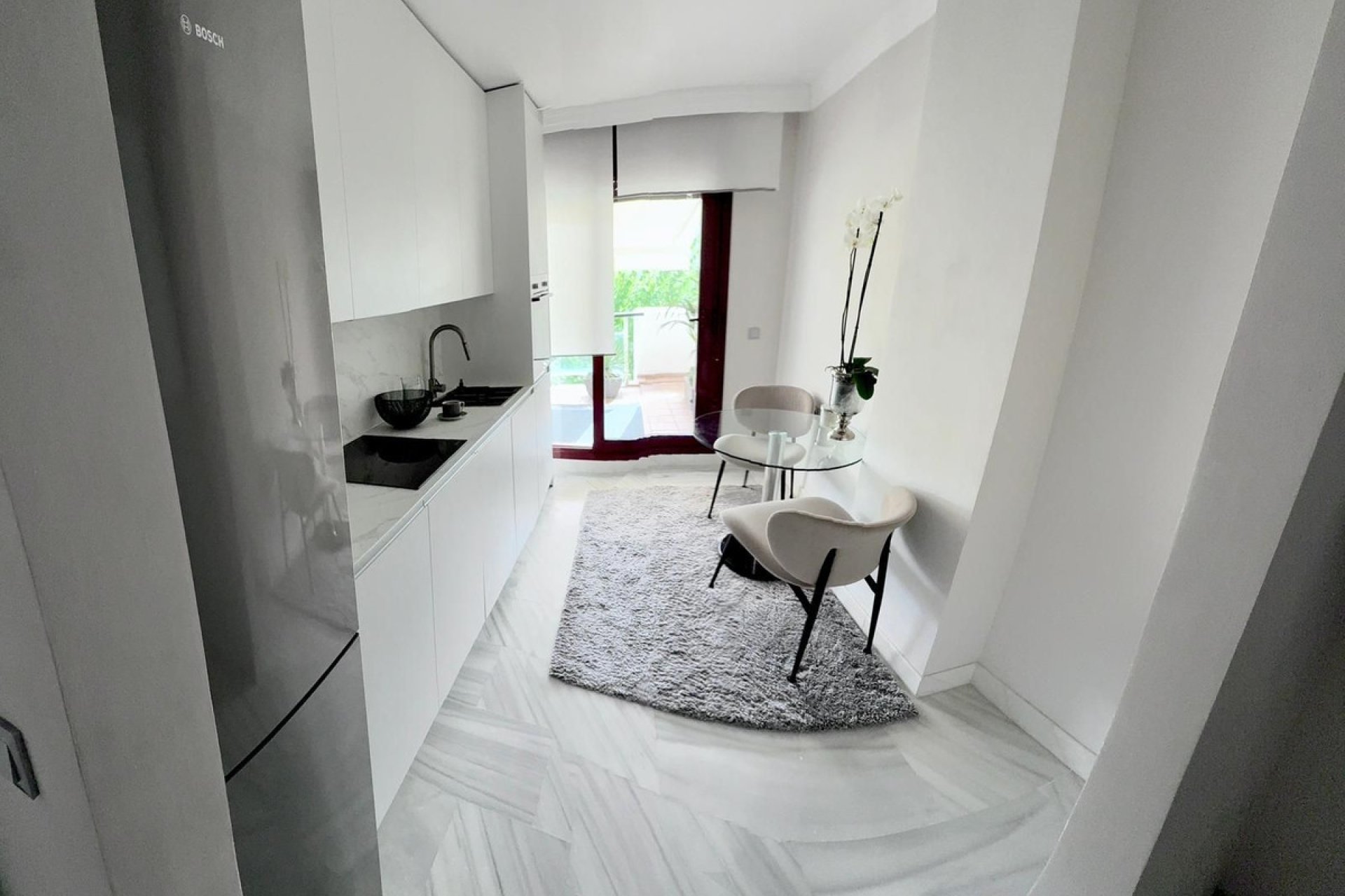 Resale - Apartment - Middle Floor Apartment - Benahavís - Benahavís Centro