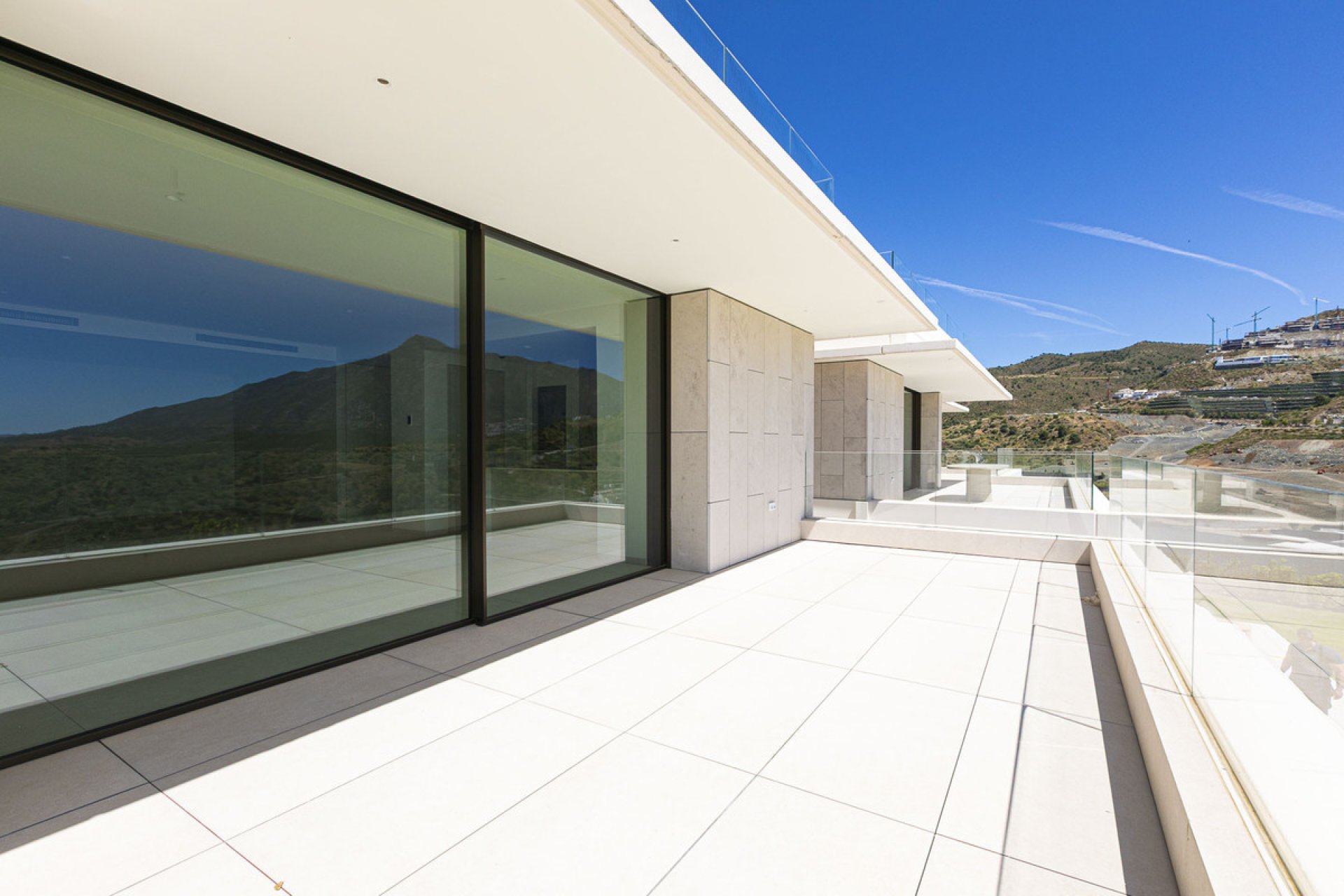 Resale - Apartment - Middle Floor Apartment - Benahavís - Benahavís Centro