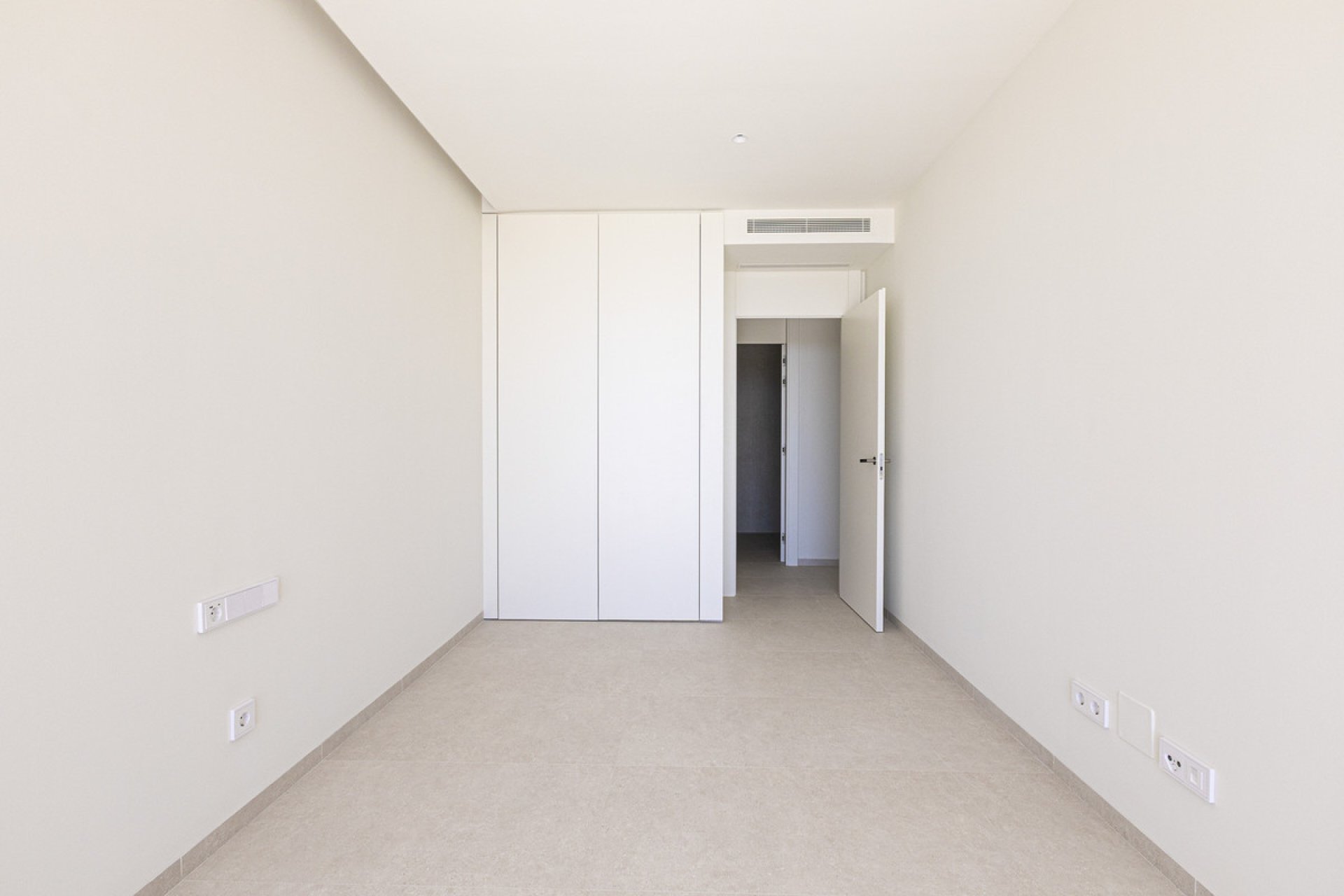 Resale - Apartment - Middle Floor Apartment - Benahavís - Benahavís Centro