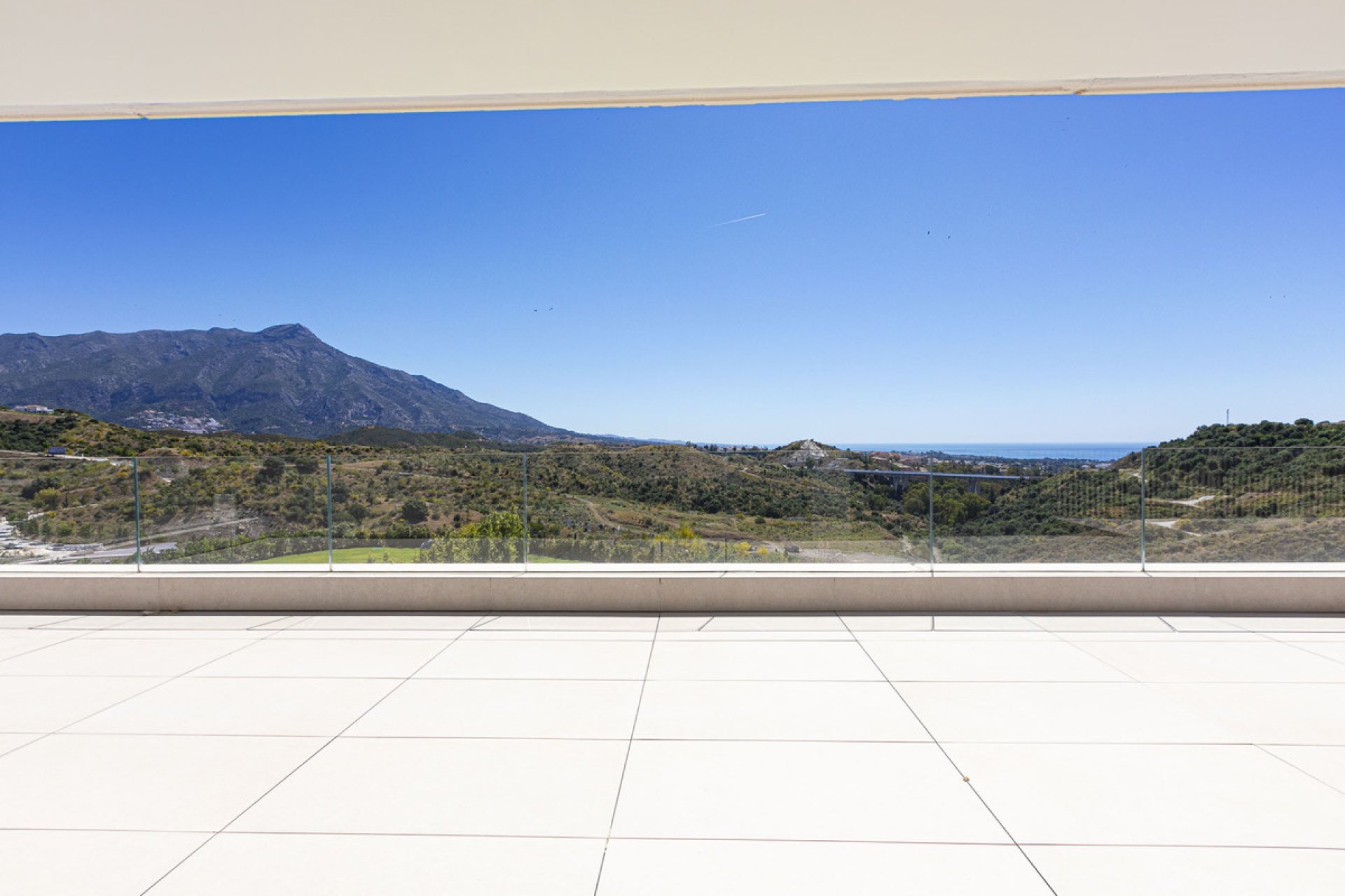 Resale - Apartment - Middle Floor Apartment - Benahavís - Benahavís Centro