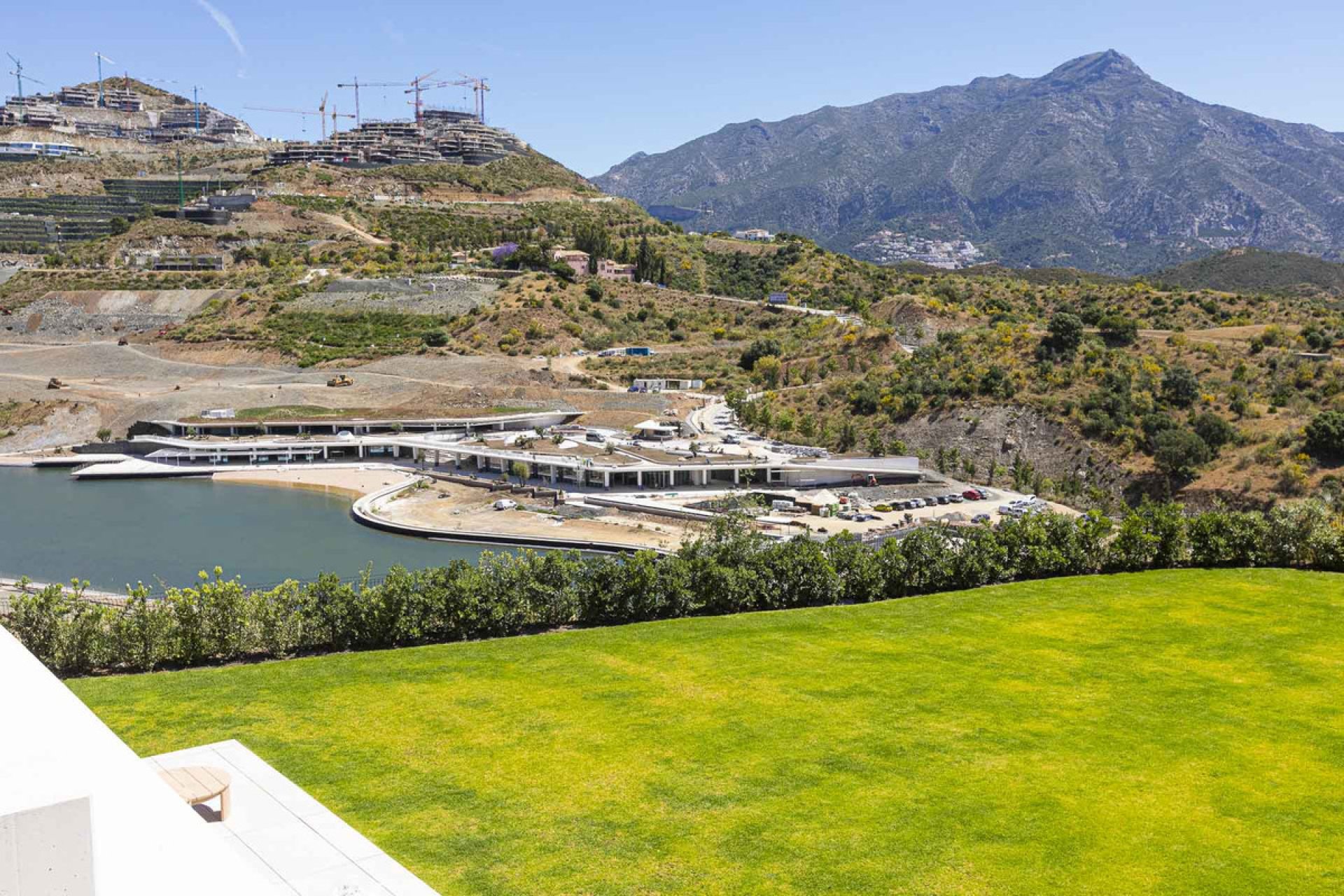 Resale - Apartment - Middle Floor Apartment - Benahavís - Benahavís Centro