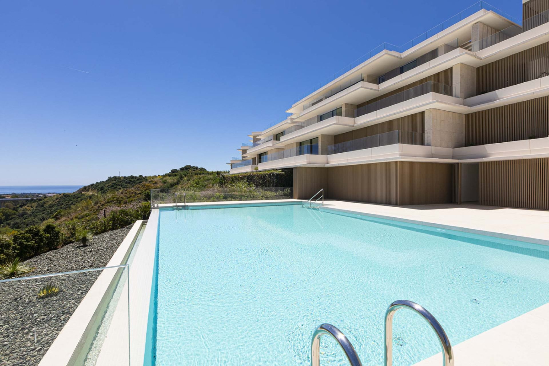 Resale - Apartment - Middle Floor Apartment - Benahavís - Benahavís Centro