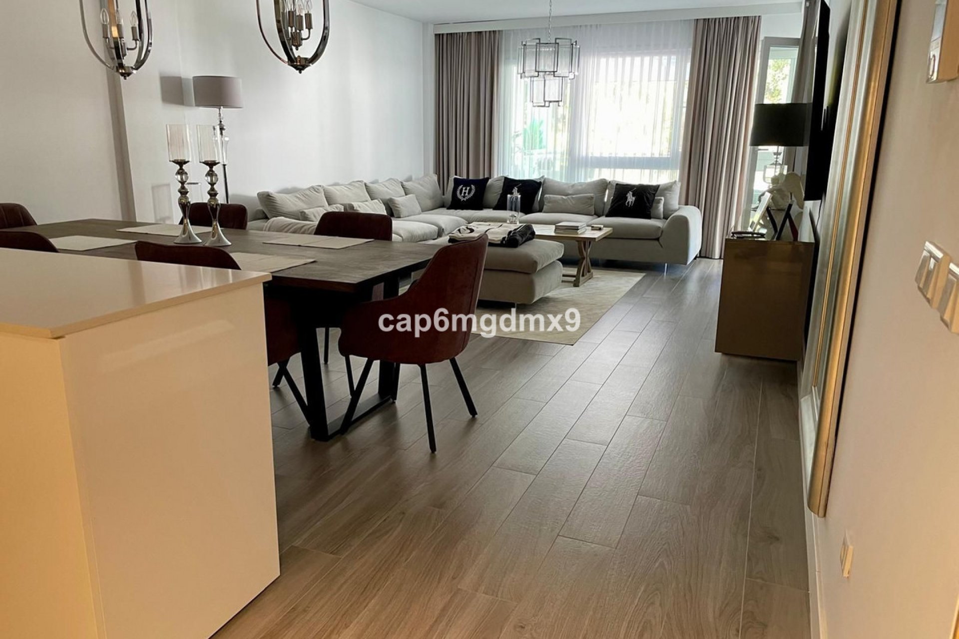 Resale - Apartment - Middle Floor Apartment - Benahavís - Benahavís Centro