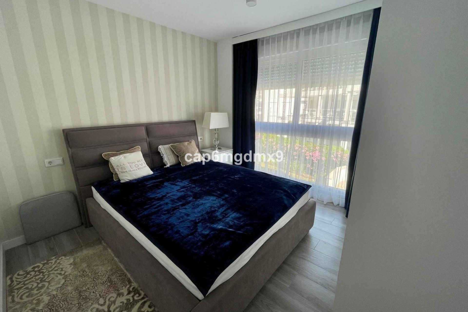 Resale - Apartment - Middle Floor Apartment - Benahavís - Benahavís Centro